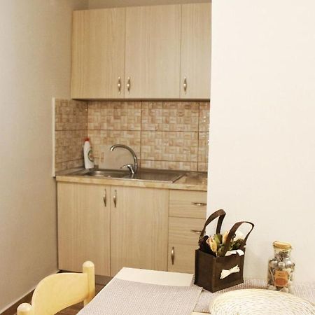 New Bazaar Arben'S Apartment Tirana Esterno foto