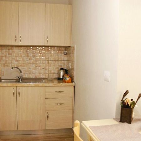 New Bazaar Arben'S Apartment Tirana Esterno foto