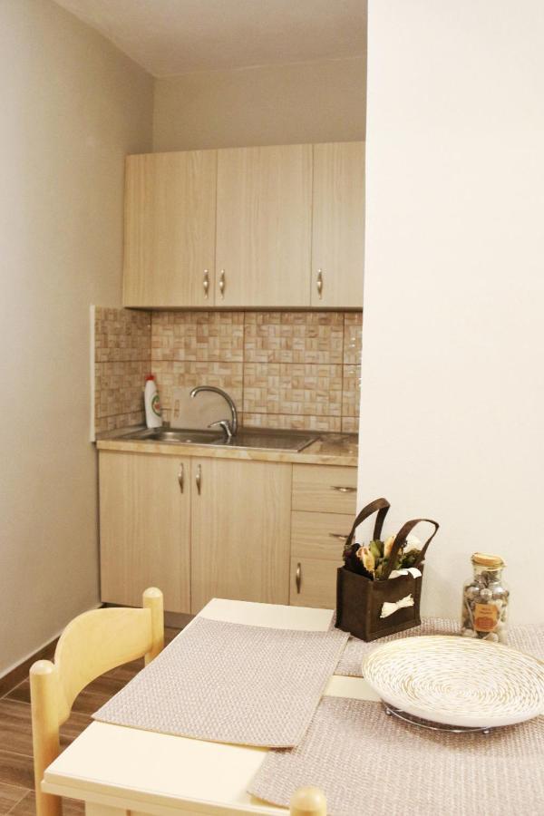 New Bazaar Arben'S Apartment Tirana Esterno foto