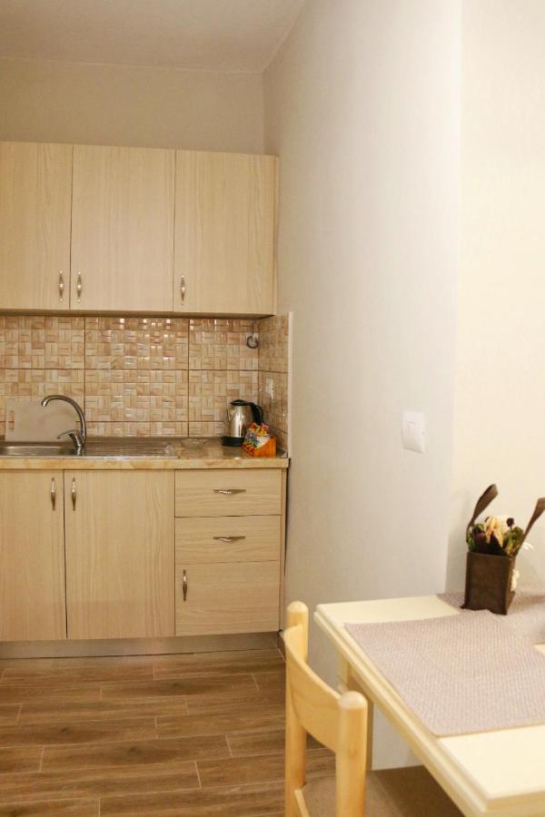 New Bazaar Arben'S Apartment Tirana Esterno foto